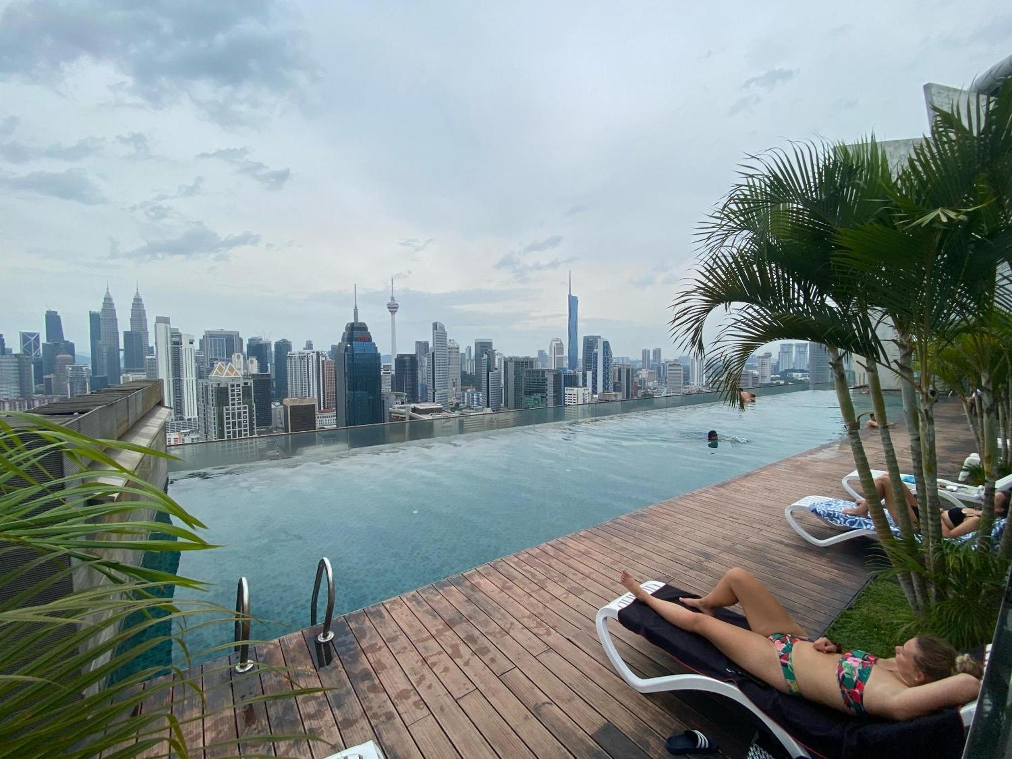 Skypool Kl Free Infinity Pool Over Asrama